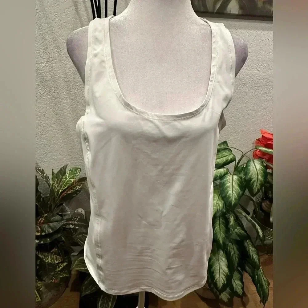 Lululemon Athletica white tank tops size 10